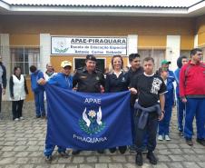 Alunos da APAE visitam o Batalhão de Polícia de Guarda (BPGd) em Piraquara, na RMC