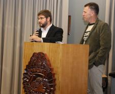 Palestra sobre pesquisa desenvolvida entre policiais militares debate formação da Corporação em Curitiba