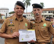 Polícia Militar homenageia praças promovidos com entrega de homenagem e certificados em Curitiba