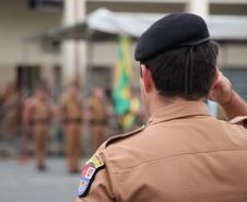 Polícia Militar homenageia praças promovidos com entrega de homenagem e certificados em Curitiba