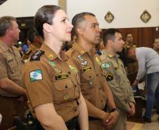 Policiais militares são abençoados durante Missa de Ação de Graças em comemoração aos 165 anos da PM