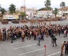 Polícia Militar homenageia praças promovidos com entrega de homenagem e certificados em Curitiba