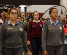 Policiais militares são abençoados durante Missa de Ação de Graças em comemoração aos 165 anos da PM