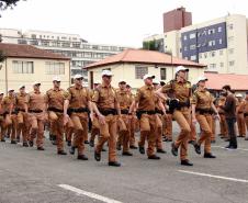 Polícia Militar homenageia praças promovidos com entrega de homenagem e certificados em Curitiba