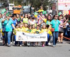 PM participa do desfile cívico-militar da Regional Fazendinha/Portão em Curitiba