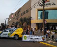 6º Batalhão promove exposição em Shopping de Cascavel (PR) em alusão aos 165 anos da PMPR