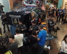 6º Batalhão promove exposição em Shopping de Cascavel (PR) em alusão aos 165 anos da PMPR