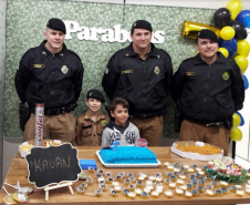 Imagens eternizam surpresa que menino Kauan recebeu da PM de Toledo em seu aniversário