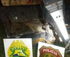 Ações distintas resultaram na apreensão de uma arma de fogo e de 30 caixas de cigarros pelo BPFron no Oeste do estado