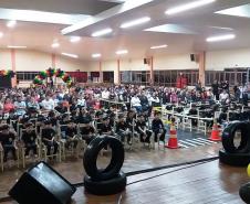 Alunos se formam após encerramento de projeto da PM que alcançou mais de 100 crianças no Interior do Paraná 