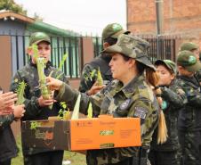 Alunos do projeto Força Verde Mirim visita unidade da Polícia Ambiental e participam de blitz educativa no Interior do estado
