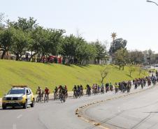 Passeio Ciclístico da PM em Ponta Grossa leva 300 participantes para pedalar em prol da segurança no trânsito 