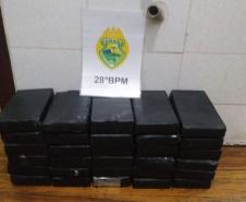 PM apreende mais de 32 quilos de cocaína após queda de avião em Campo do Tenente (PR)