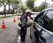 Blitz Educativa do BPTran leva conscientização e informação para motoristas na Capital