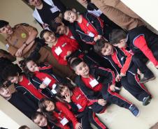 Batalhão da PM recebe visita de alunos do Centro de Educação Infantil Sagrada Família em Santo Antônio da Platina (PR)