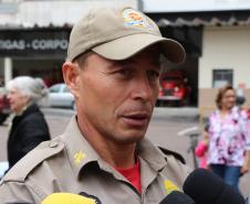Familiares recepcionam bombeiros militares que atuaram no combate às queimadas na Floresta Amazônica
