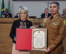 Comandante-Geral da PM recebe título de Cidadão Honorário de Curitiba durante sessão solene na Câmara Municipal