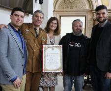 Comandante-Geral da PM recebe título de Cidadão Honorário de Curitiba durante sessão solene na Câmara Municipal