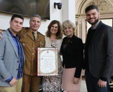 Comandante-Geral da PM recebe título de Cidadão Honorário de Curitiba durante sessão solene na Câmara Municipal