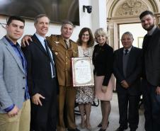 Comandante-Geral da PM recebe título de Cidadão Honorário de Curitiba durante sessão solene na Câmara Municipal