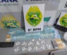 PM prende três pessoas, apreende cocaína e quase R$ 19 mil em dinheiro no Oeste do estado