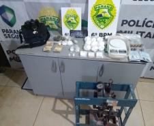 Quatro pessoas são presas pela PM em Cascavel por tráfico de drogas; ações foram conduzidas separadamente 