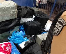 BPFron apreende droga e mercadoria de contrabando em ônibus de viagem no Oeste do Paraná