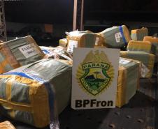 BPFron apreende cigarros e mercadorias de origem paraguaia, em Guaíra (PR) e Cascavel (PR)