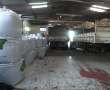 Na Lapa (PR), PM prende dupla e recupera duas carretas carregadas com fertilizantes avaliadas em mais de R$ 600 mil