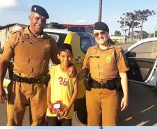 Unidade da PM da Lapa (PR) presenteia mais de 80 crianças com doces e presentes