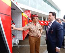  Bombeiros recebem plataformas para combate a incêndio em grandes alturas