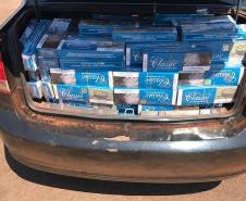 Carros com cigarros contrabandeados são apreendidos pela PM em Assis Chateaubriand, no Oeste do estado