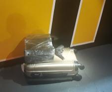 Mulher é presa pela Polícia Rodoviária Estadual (PRE) transportando mais de nove quilos de maconha e um revólver em Rolândia (PR)
