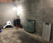 PM desmantela barracão de desmanche de carros roubados em Mandirituba, na RMC