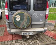 PM desmantela barracão de desmanche de carros roubados em Mandirituba, na RMC