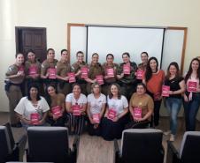 Policiais femininas participam de palestra sobre câncer na sede do Batalhão em Palmeira (PR)