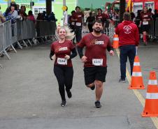 Mais de 1,3 mil atletas participam da 4ª Corrida do Fogo em Curitiba