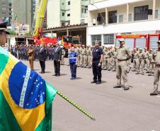 Corpo de Bombeiros do Paraná comemora 107 anos com entrega de medalhas e homenagens em Curitiba, na Capital do estado