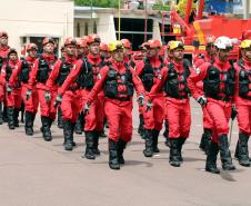 Corpo de Bombeiros do Paraná comemora 107 anos com entrega de medalhas e homenagens em Curitiba, na Capital do estado