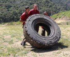 Corpo de Bombeiros leva bombeiros e policiais militares a se desafiarem no Desafio No Limite no circuito Braves Mud Race, na RMC