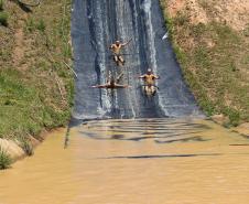 Corpo de Bombeiros leva bombeiros e policiais militares a se desafiarem no Desafio No Limite no circuito Braves Mud Race, na RMC