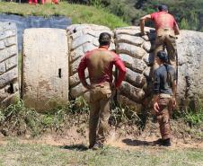 Corpo de Bombeiros leva bombeiros e policiais militares a se desafiarem no Desafio No Limite no circuito Braves Mud Race, na RMC