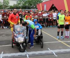 Mais de 1,3 mil atletas participam da 4ª Corrida do Fogo em Curitiba