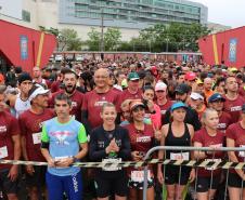 Mais de 1,3 mil atletas participam da 4ª Corrida do Fogo em Curitiba