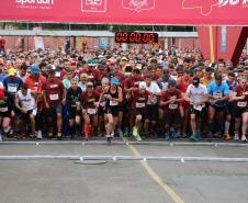 Mais de 1,3 mil atletas participam da 4ª Corrida do Fogo em Curitiba