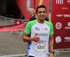 Mais de 1,3 mil atletas participam da 4ª Corrida do Fogo em Curitiba