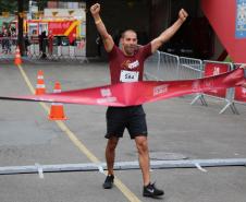 Mais de 1,3 mil atletas participam da 4ª Corrida do Fogo em Curitiba