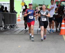 Mais de 1,3 mil atletas participam da 4ª Corrida do Fogo em Curitiba