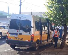 PM faz operação para fiscalizar trânsito em frente escolas de Pato Branco (PR), no Sudoeste do Estado 