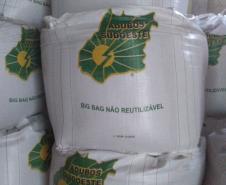 Na Lapa (PR), PM prende dupla e recupera duas carretas carregadas com fertilizantes avaliadas em mais de R$ 600 mil